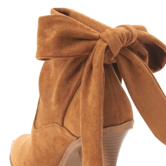 JUST FAB Matte Back Tie Bootie Size 8 Heel Boot Camel Tan Color - Picture 9 of 10